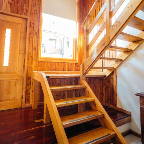 ESCALERA A PLANTA ALTA