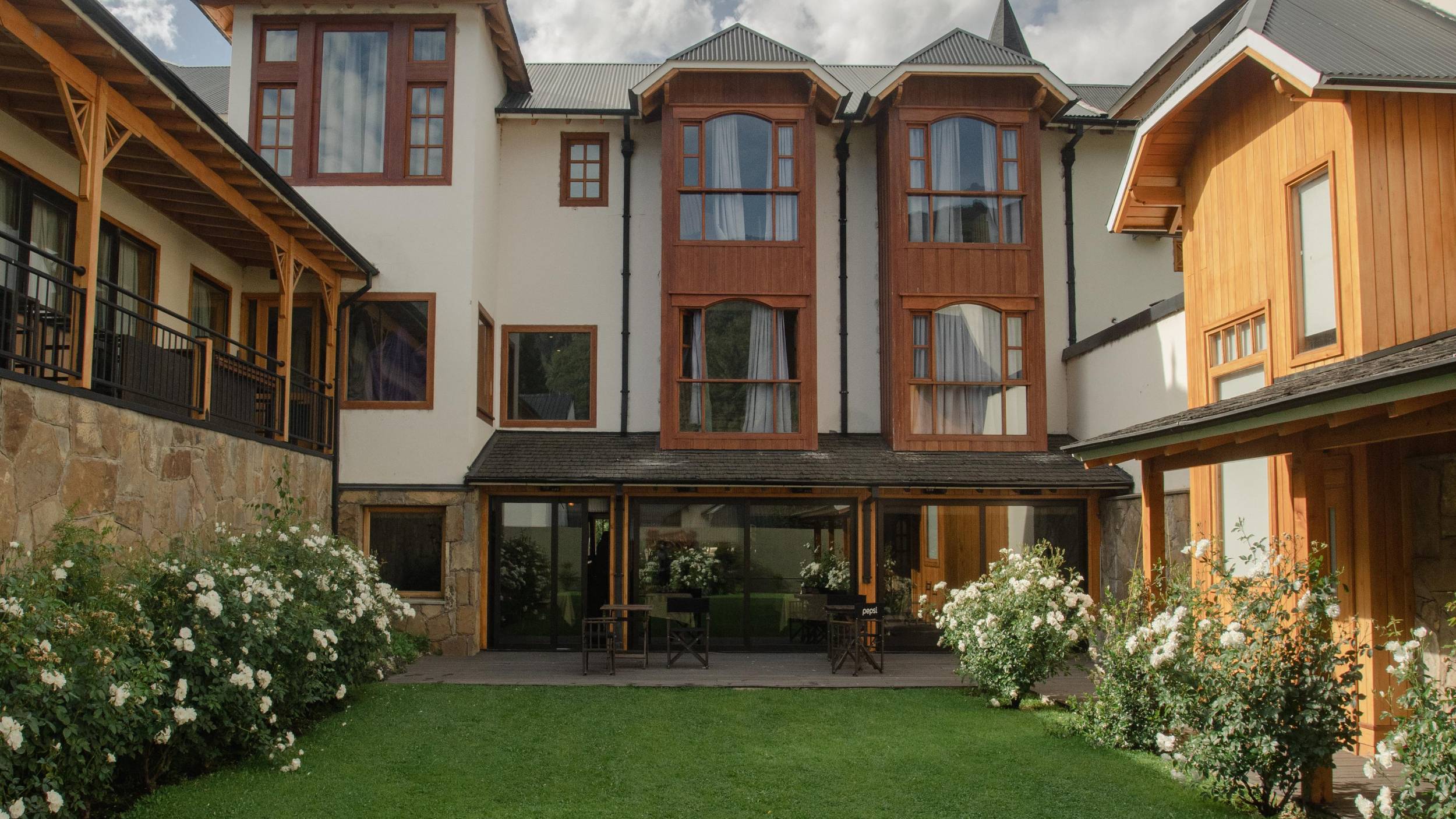 Le Village Hotel